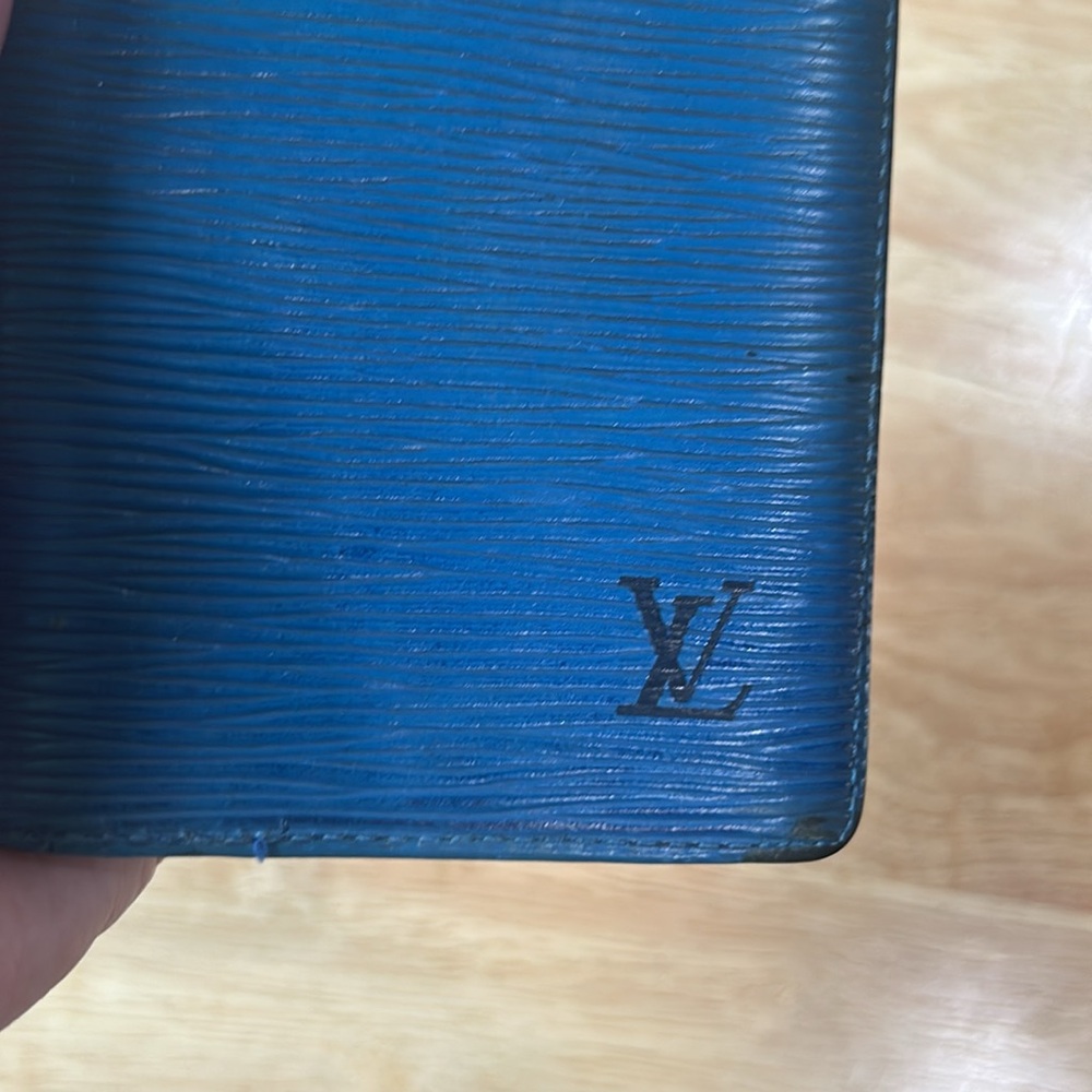 Louis Vuitton Vintage Checkbook Cover Epi Leather Blue - Picture 5 of 16